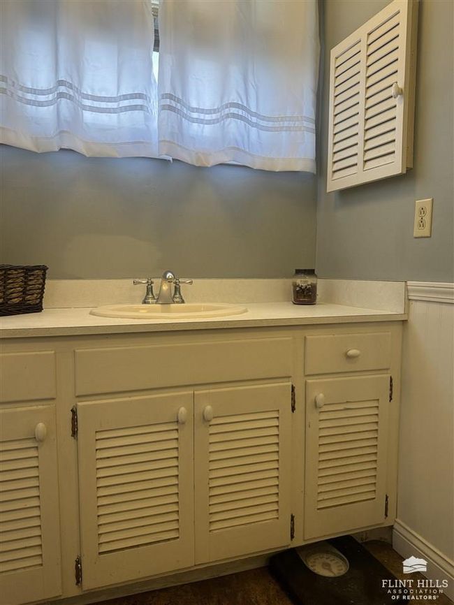 406 W 8 Th St, House other with 4 bedrooms, 2 bathrooms and null parking in Concordia KS | Image 32