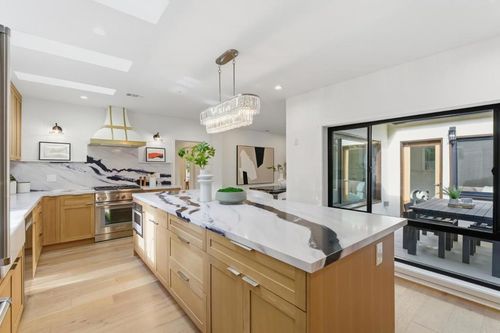 194 Oak Ct, Menlo Park, CA, 94025-2837 | Card Image