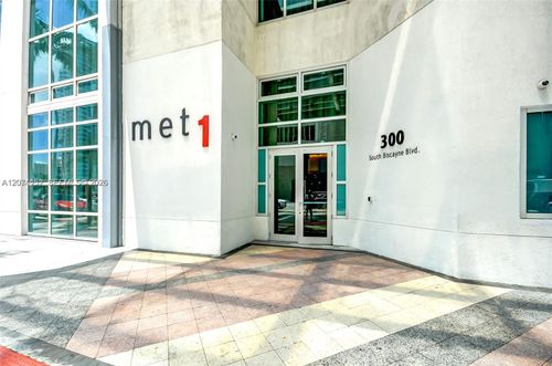 t-3311-300 S Biscayne Blvd, Miami, FL, 33131-5312 | Card Image