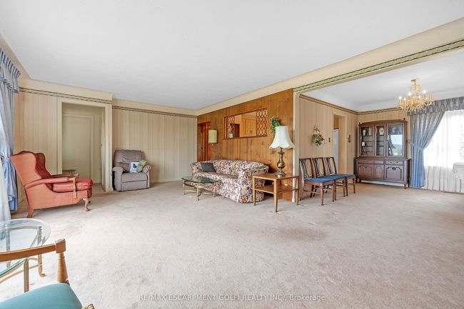86 Maple Ave, House other with 2 bedrooms, 2 bathrooms and 15 parking in Dundas ON | Image 24