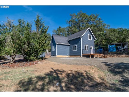 320 Wells Ln, Oakland, OR, 97462-9562 | Card Image