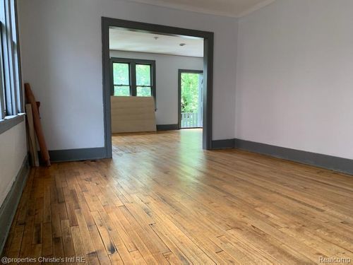 2286 W Philadelphia St, Detroit, MI, 48206-2452 | Card Image