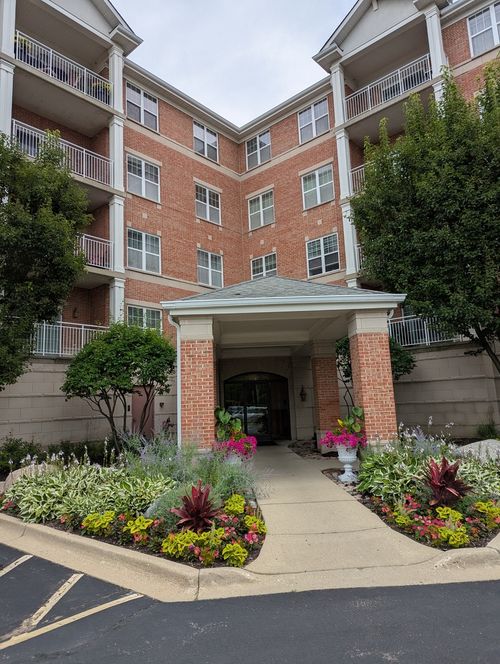unit-203-101 Pointe Dr, Northbrook, IL, 60062-1006 | Card Image