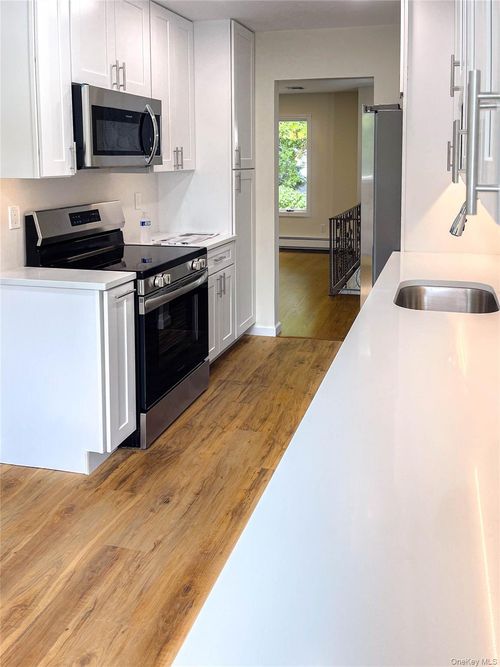 22 Brian Dr, East Islip, NY, 11730-2307 | Card Image