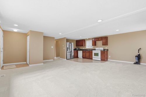 167 N Broadway St, Mount Clemens, MI, 48043-5817 | Card Image