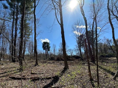 22 Hilliard Rd, Kensington, NH, 03833-5515 | Card Image