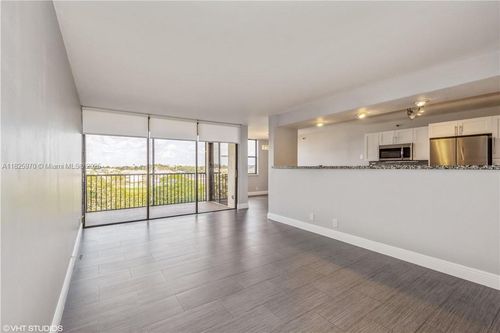 apt-503-105 Lake Emerald Dr, Oakland Park, FL, 33309-6221 | Card Image
