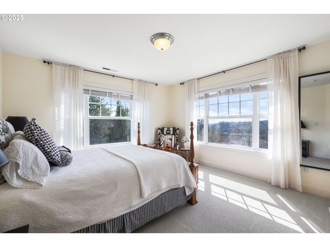 2115 Fircrest Dr, House other with 4 bedrooms, 3 bathrooms and 2 parking in West Linn OR | Image 20