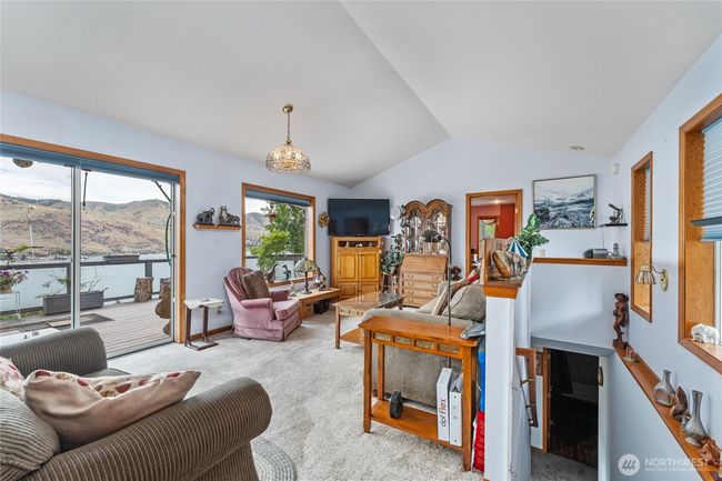 916 No See Um Rd, House other with 3 bedrooms, 3 bathrooms and 2 parking in Chelan WA | Image 26