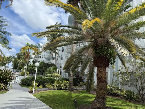 215-492 Nw 165th Street Rd, Miami, FL, 33169-6464 | Card Image