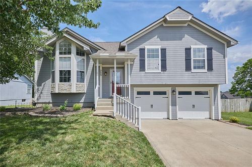 209 S Pelham Path, Raymore, MO, 64083-8126 | Card Image