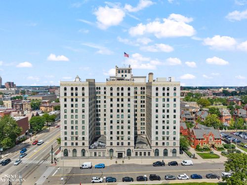 15 E Kirby #511 Street, Detroit, MI, 48202 | Card Image