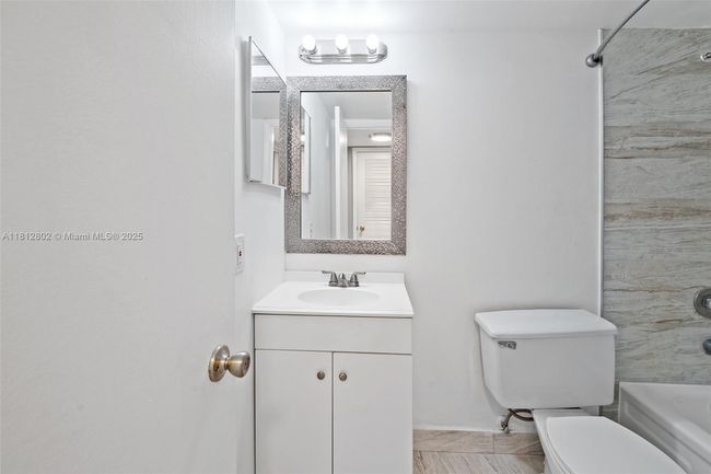 APT-210 - 2302 S Cypress Bend Dr, Condo with 2 bedrooms, 2 bathrooms and null parking in Pompano Beach FL | Image 16