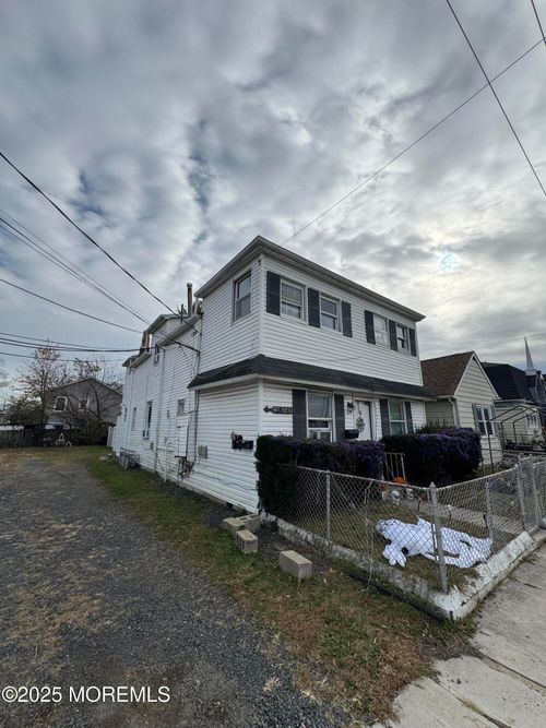 d-172 Carr Ave, Keansburg, NJ, 07734-1376 | Card Image