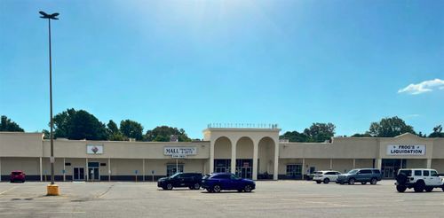 581 S Main St, Springhill, LA, 71075-4027 | Card Image