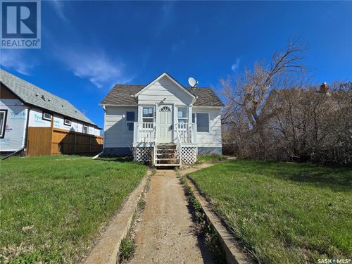 624 Fairford St E, Moose Jaw, SK, S6H0E8 | Card Image