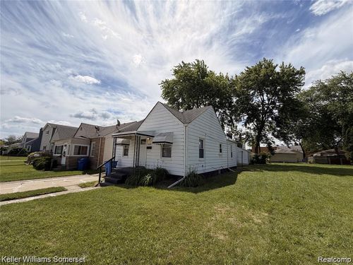 8226 Prospect Ave, Warren, MI, 48089-2929 | Card Image