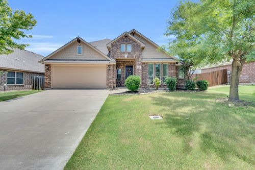 918 Newcastle Dr, Midlothian, TX, 76065-1610 | Card Image