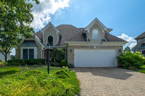 182 Barrington Village Dr, Beavercrk Twp, OH, 45385-9126 | Card Image