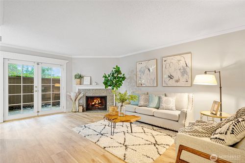 apt-a101-10401 Ne 32nd Pl, Bellevue, WA, 98004-1986 | Card Image