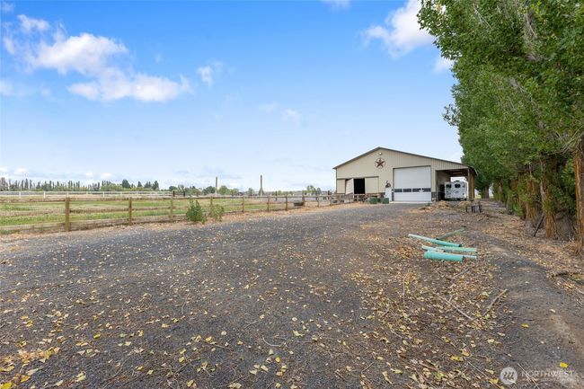 So much room for equipment storage or additional paddocks, RV's and more. | Image 35