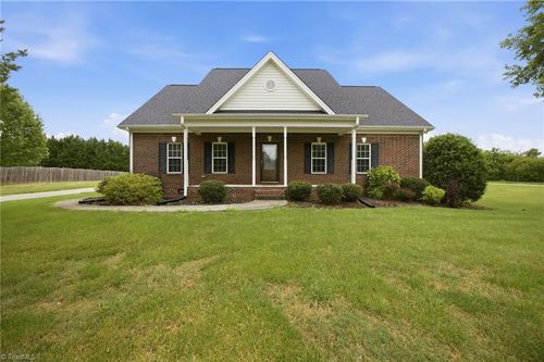 293 Rock House Road, Winston Salem, NC, 27127 | Card Image
