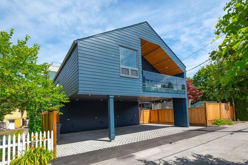3122 W 11th Avenue, Vancouver, BC, V6K2M7 | Card Image