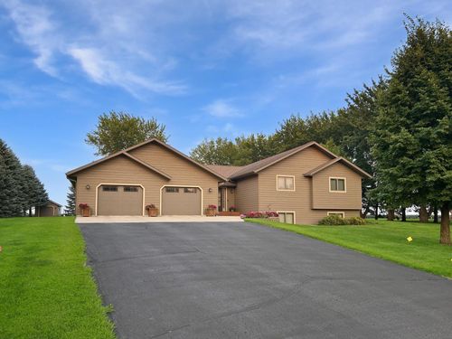 2207 N Tamarack Dr, Slayton, MN, 56172-1155 | Card Image