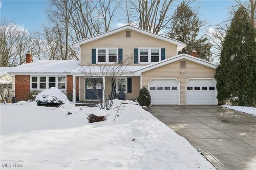 33630 Carriage Park Dr, Solon, OH, 44139-2312 | Card Image