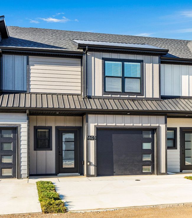 1603 Jonathan Wade Pvt Cir, House attached with 2 bedrooms, 3 bathrooms and 1 parking in Clarksville TN | Image 5