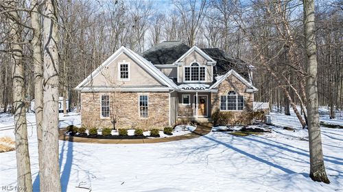 13537 Shirley Dr, Painesville, OH, 44077-9188 | Card Image