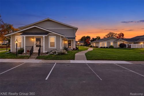 212-39815 Village Wood Lane, Novi, MI, 48375 | Card Image