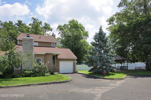 5 Oyster Creek Dr, Keyport, NJ, 07735-1300 | Card Image