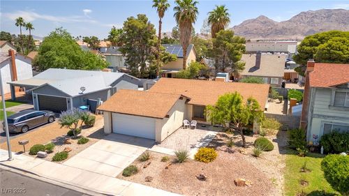 4916 Carmichael Ave, Las Vegas, NV, 89110-3528 | Card Image
