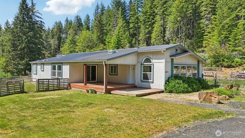 801 Hemlock Rd, Carson, WA, 98610-3145 | Card Image