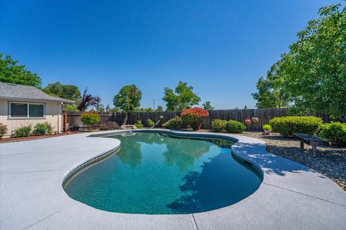 5320 Maybelle Way, Anderson, CA, 96007-9156 | Card Image