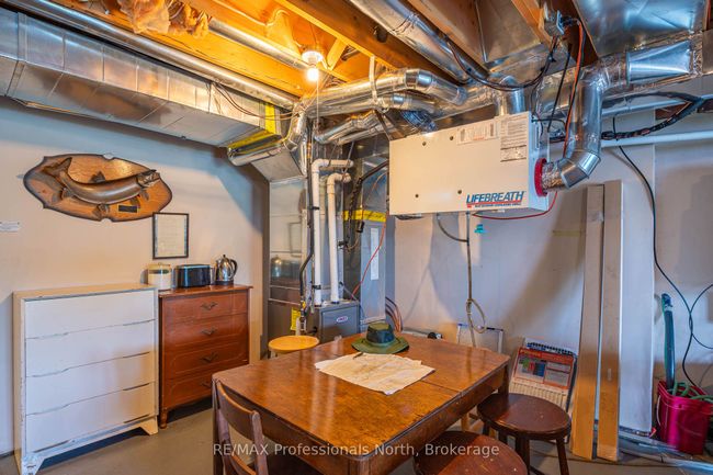 1075 Comak Cres, House other with 4 bedrooms, 4 bathrooms and 6 parking in Algonquin Highlands ON | Image 31