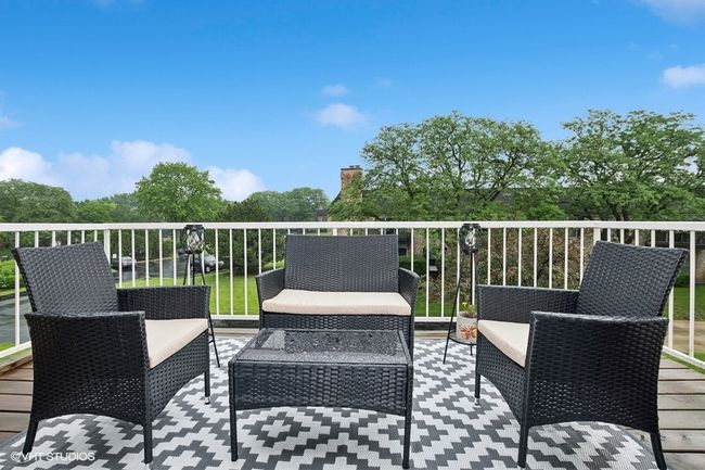 APT-217B - 128 Carriage Way Dr, Condo with 3 bedrooms, 2 bathrooms and 2 parking in Burr Ridge IL | Image 12