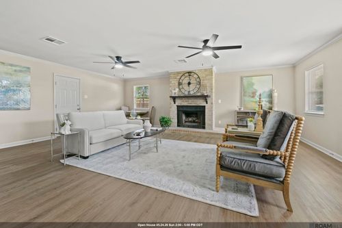 41024 Lee Dr, Gonzales, LA, 70737-6932 | Card Image