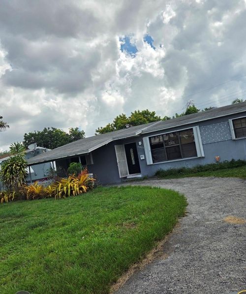 2401 Largo Dr, Miramar, FL, 33023 | Card Image