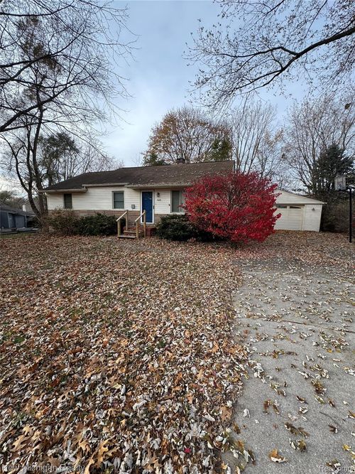 5458 Vincent Ave, Waterford, MI, 48327-2481 | Card Image