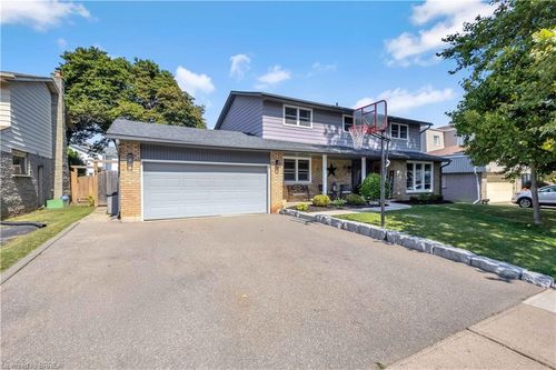 15 Candlewood Dr, Brantford, ON, N3R6A2 | Card Image