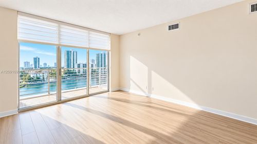 1601-335 S Biscayne Blvd, Miami, FL, 33131-2320 | Card Image