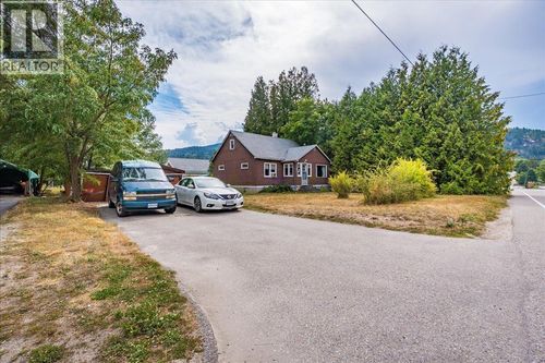 602 5th St, Castlegar, BC, V1N2C5 | Card Image