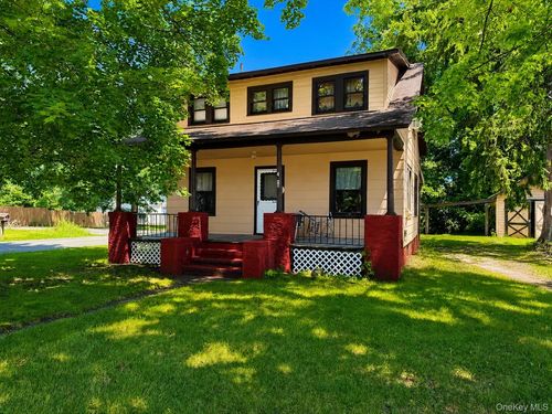 16 Cottage St, Wallkill, NY, 12589-3128 | Card Image