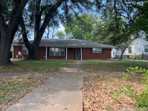 317 N Madison St, Madisonville, TX, 77864-1511 | Card Image