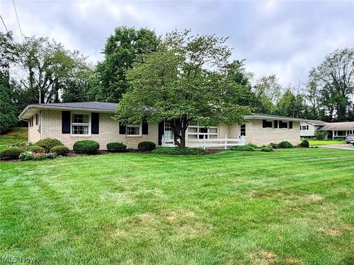 207 Terry Ave Ne, Massillon, OH, 44646-2161 | Card Image