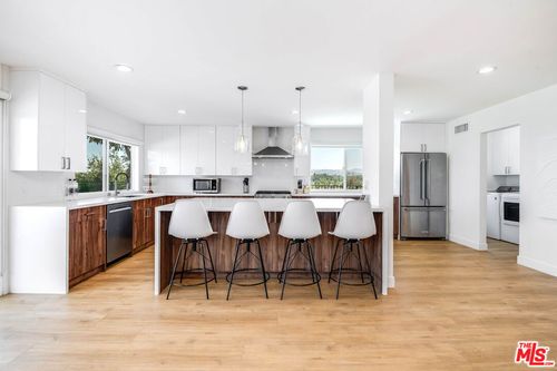 6426 Ellenview Ave, West Hills, CA, 91307-2713 | Card Image