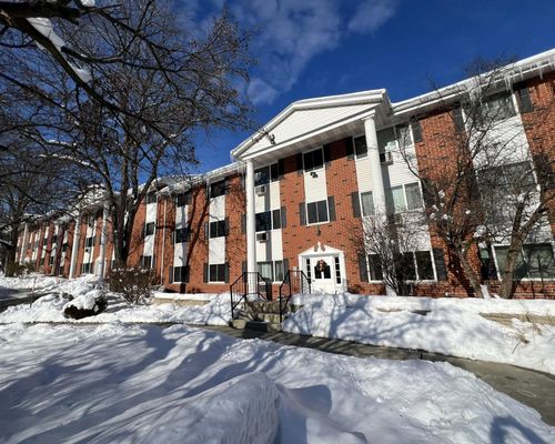 255 Elmwood Ave, Lake Geneva, WI, 53147-1754 | Card Image