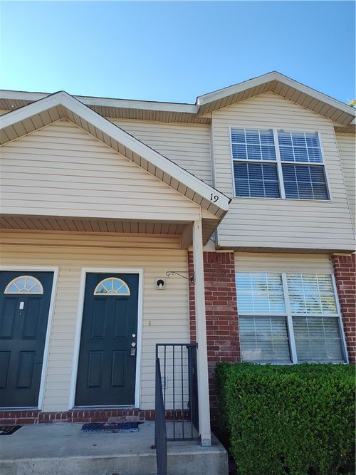 19 W Rainsong St, Farmington, AR, 72730-8633 | Card Image